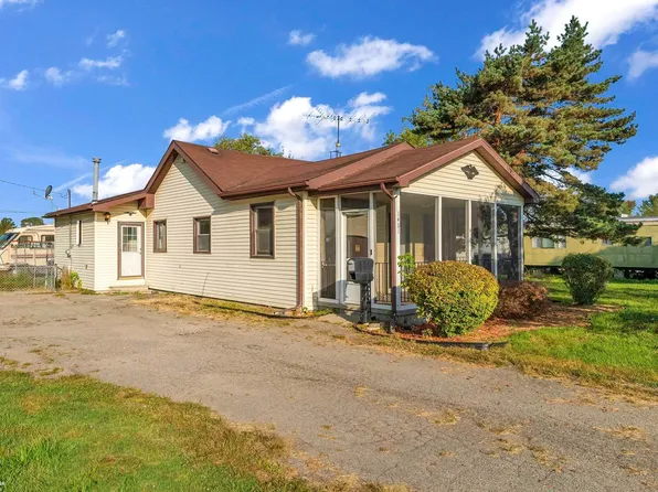 1461 Minnesota Rd, Port Huron, MI 48060