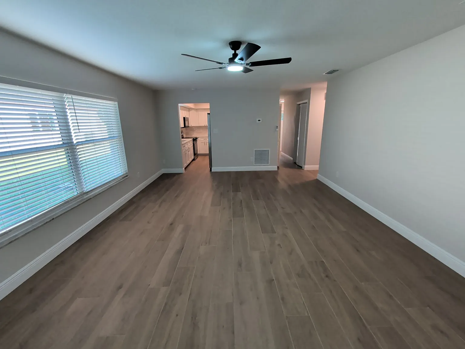 Studio, 2.0 bath, 1042 sqft, $1,450 — Photo 3