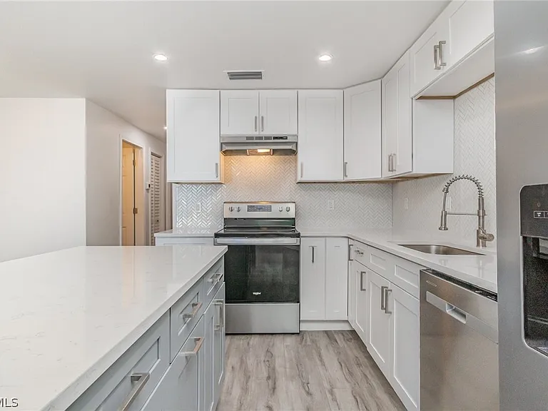 1300 Estero Blvd #205 — Photo 10