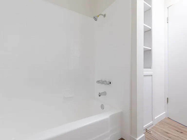 410 & 414 Manhattan Pl Los Angeles CA — Photo 13