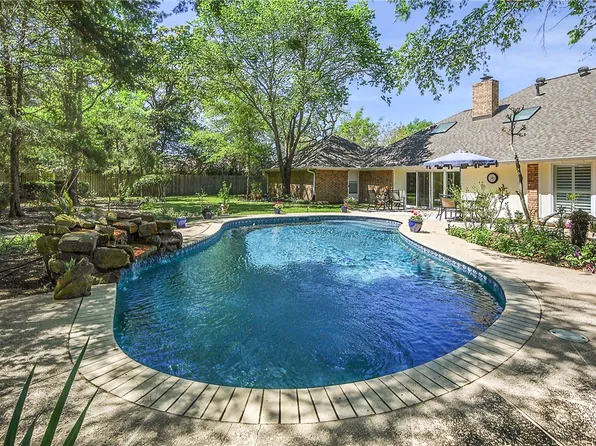 1104 Carmel Ct, College Station, TX 77845