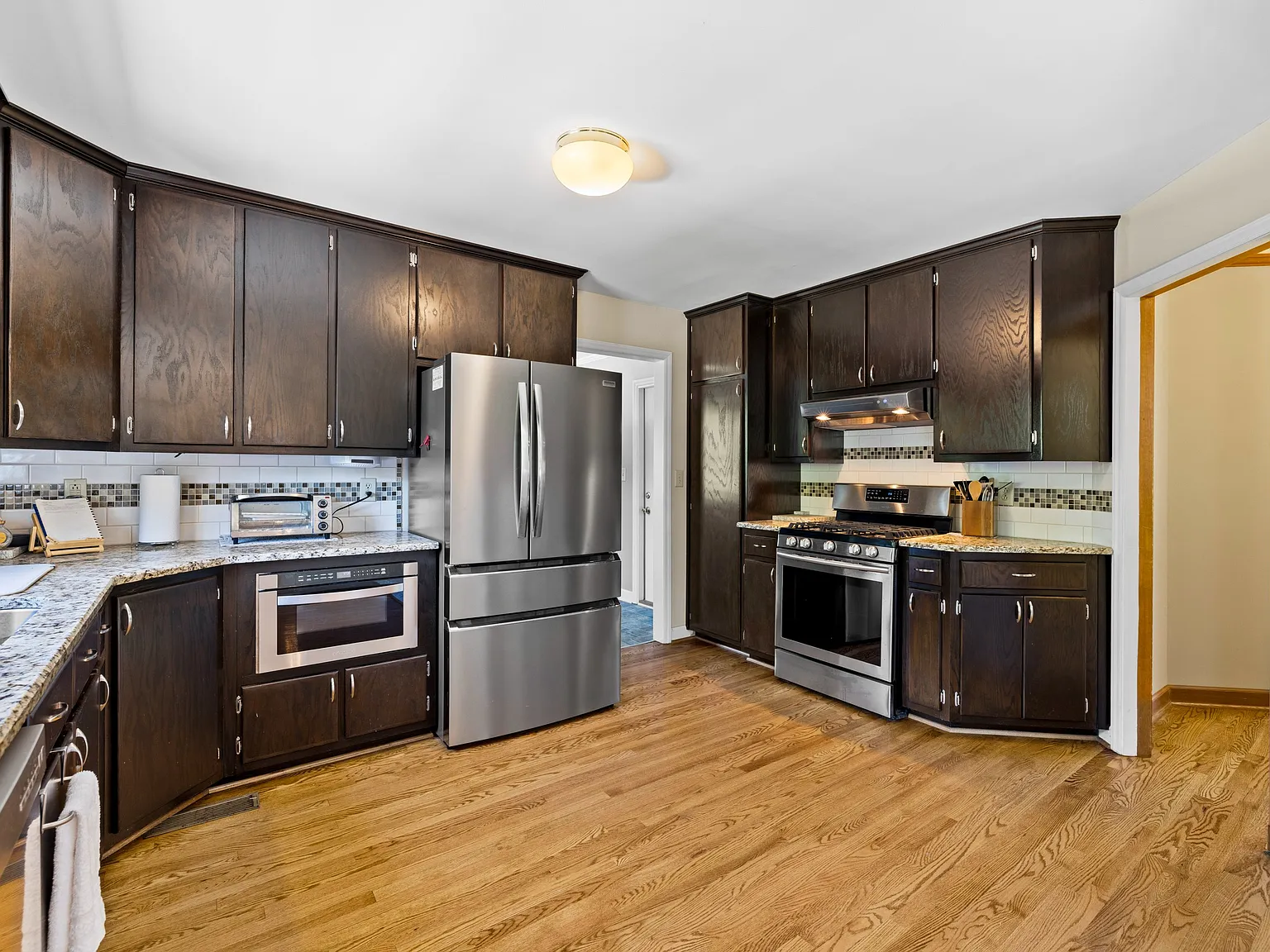 4 bed, 2850 sqft, $2,950 — Photo 2