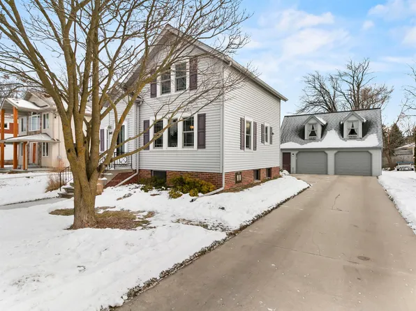 847 Center Ave, Oostburg, WI 53070