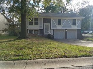 9321 NW 68th St, Kansas City, MO 64152