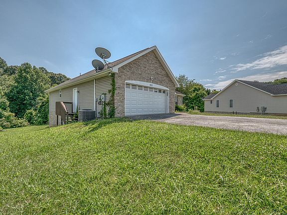 4th image of 162 Royal Oaks Dr