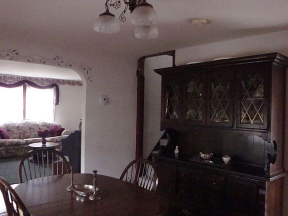 5th image of 2848 Liberty St