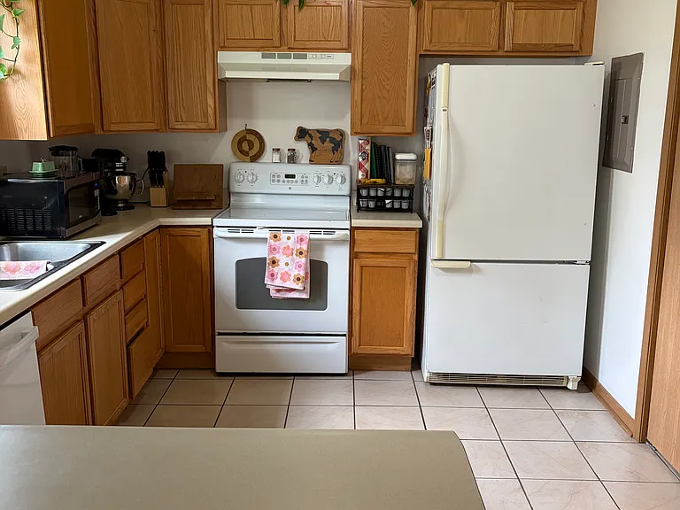 597 Giddings St #3 — Photo 15