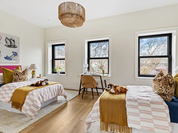 409 Sackett Street image 17 of 25