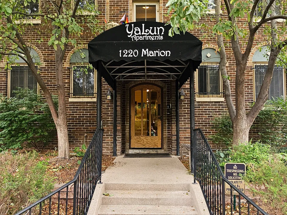 1220 N Marion St #3
