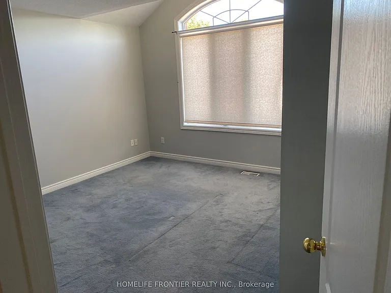 87 Estate Garden Dr — Photo 4