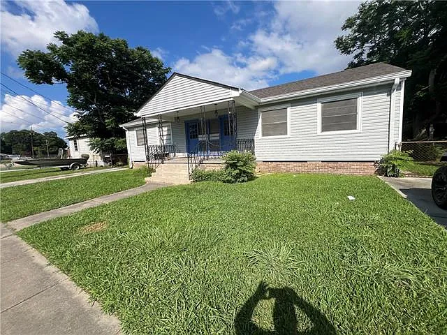 713 Community St