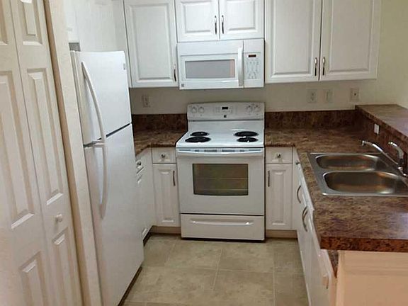 5th image of 4051 Oak Landing Dr