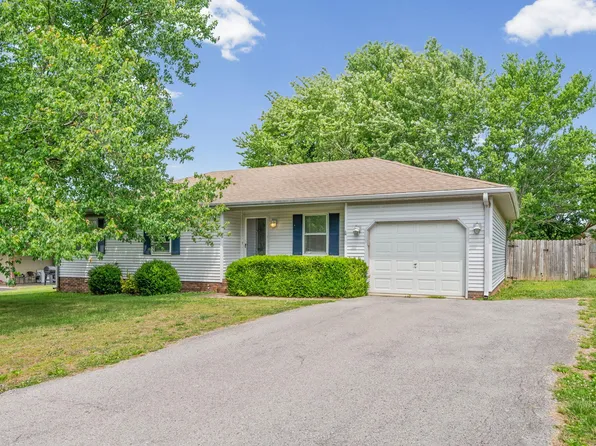 535 Foxfield Rd, Hopkinsville, KY 42240