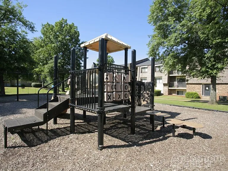 Briargate Condominums — Photo 5