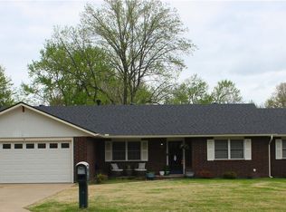 1418 Buena Vista Cir, Springdale, AR 72762