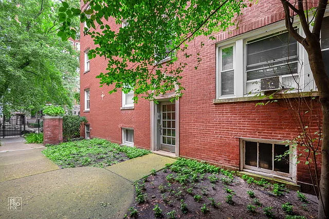 2 bed, 900 sqft, $2,450 — Photo 3