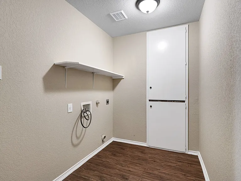10331 Manor Crk — Photo 25
