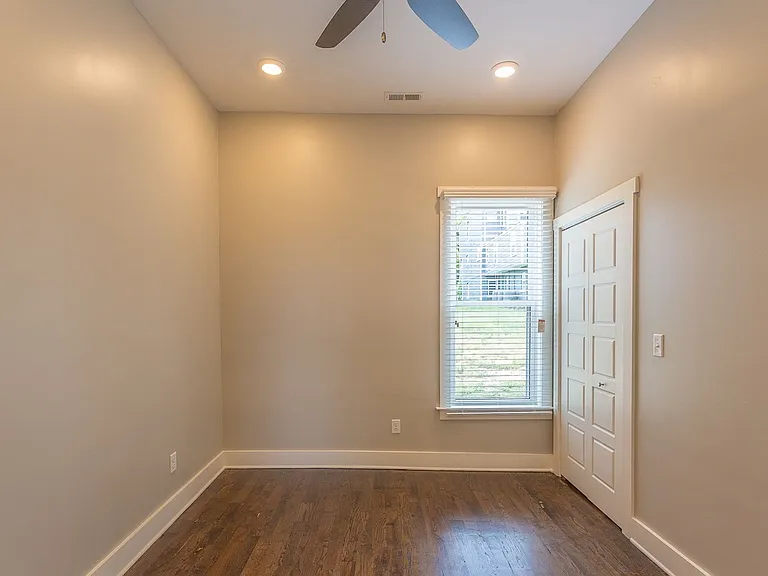 1008 Fairview Ave — Photo 6