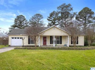 1623 Vest St SW, Hartselle, AL 35640