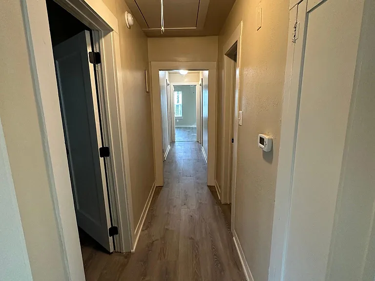 1213 W Walker St — Photo 15
