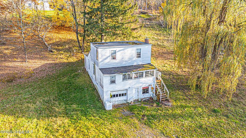 5th image of 73 Hiller Lane