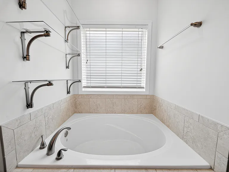 9566 Yarbrough Rd — Photo 16