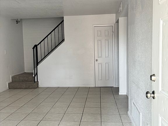 3rd image of 1460 N 53rd Dr