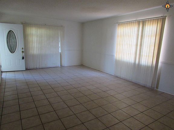 3rd image of 2712 N Northacres Dr