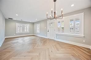 3rd image of 1104 Walton St