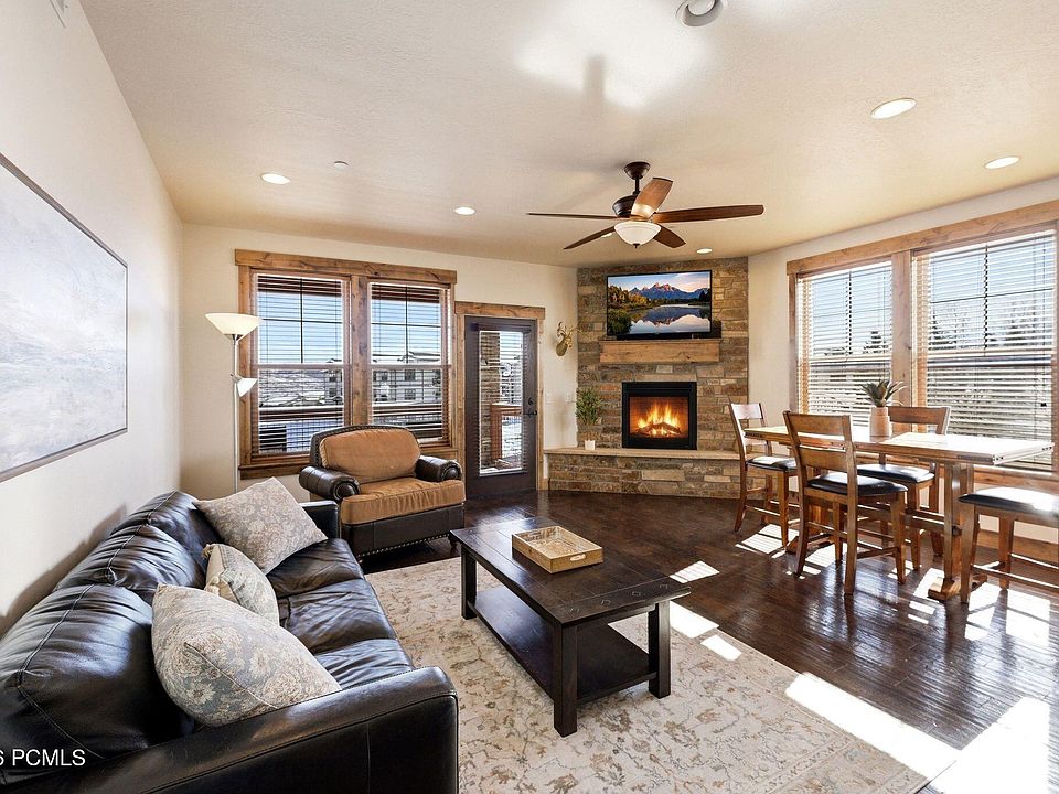 1st image of 9855 N Vista Dr Unit 104