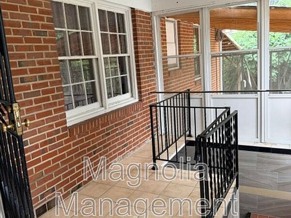 3rd image of 1502 Oakdale Cir