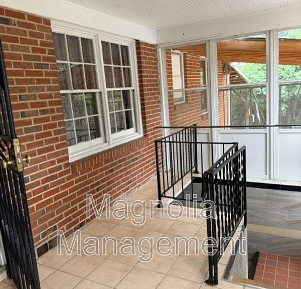 1502 Oakdale Cir — Photo 3