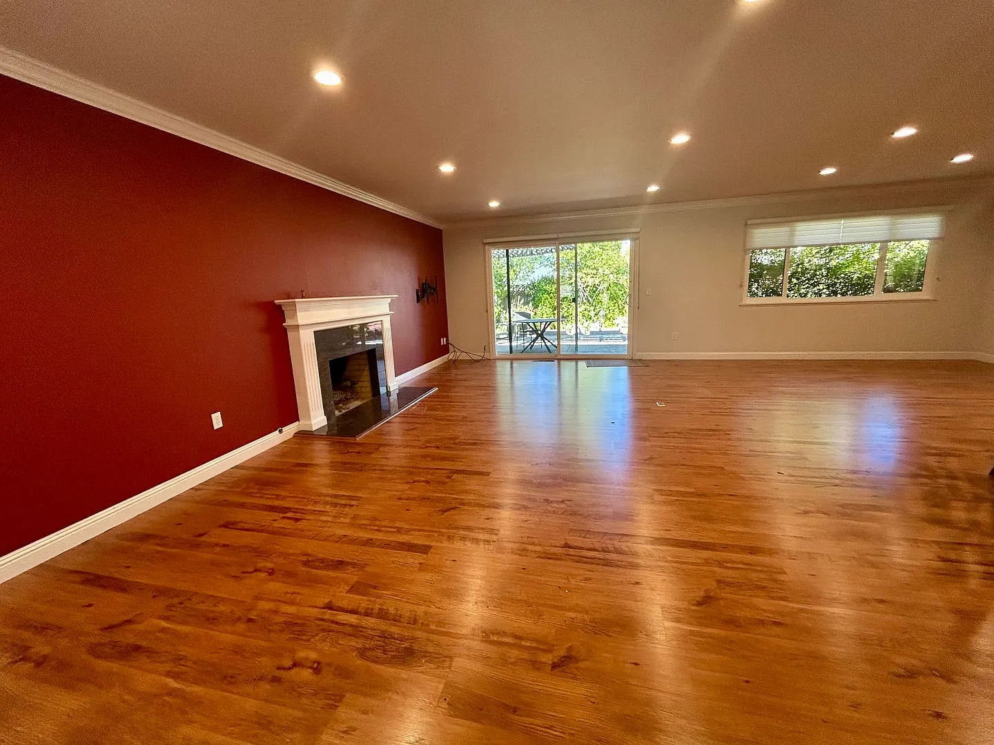 Warm and Inviting Home — Photo 3