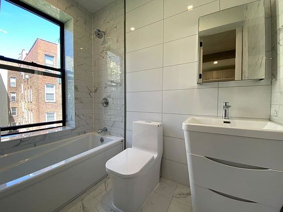 4th image of 245 Sullivan Pl #D8i