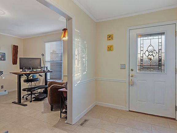 5th image of 1409 E Northfield Blvd