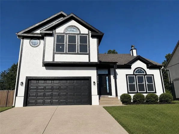 5333 NE Holiday Dr, Lees Summit, MO 64064