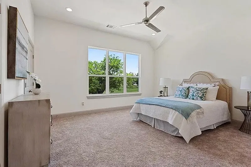3 bed, 2.5 bath, 1878 sqft, $3,700 — Photo 4
