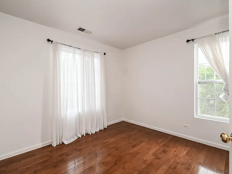 35 Thomas Ct — Photo 25
