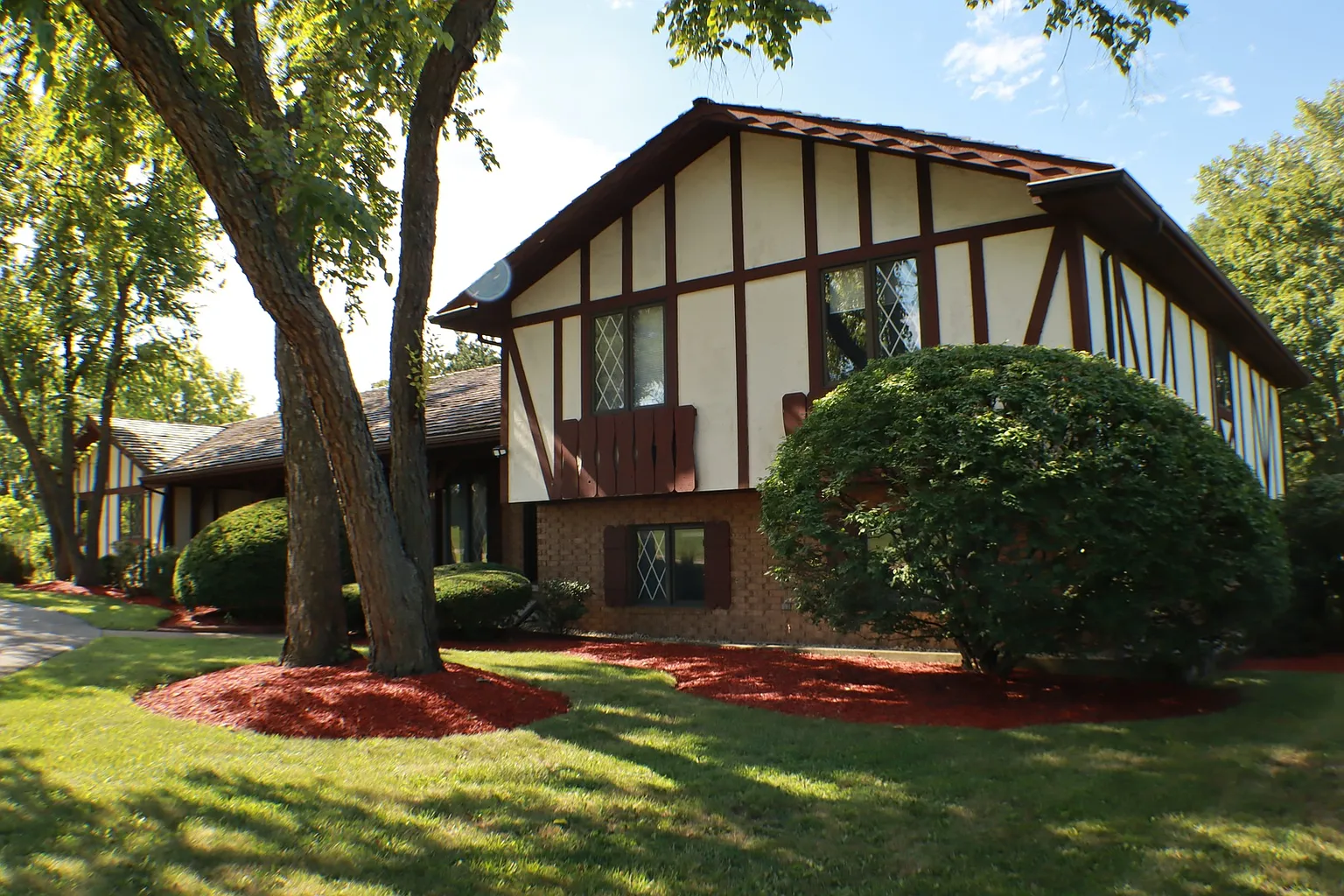 44 Kingston Dr photo 1