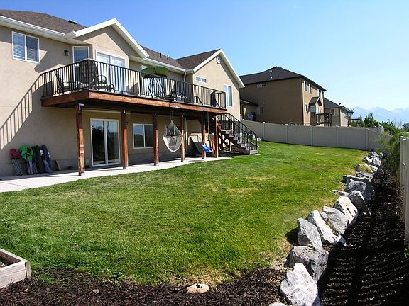 2nd image of 327 W Sweet Corn Dr