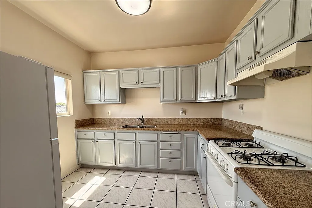 1 bed, 576 sqft, $1,750 — Photo 4