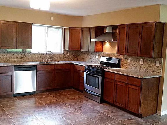 4th image of 705 Green Cove