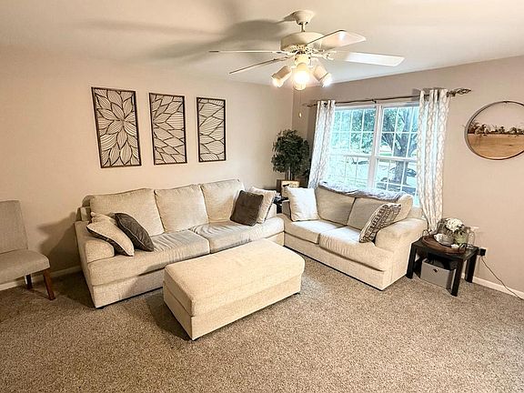 5th image of 100 Meadowcroft Dr
