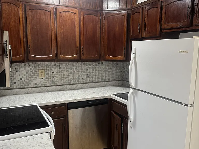 719 Shiloh St #1 — Photo 9