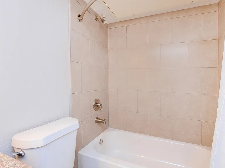 Villas At Braeburn — Photo 91