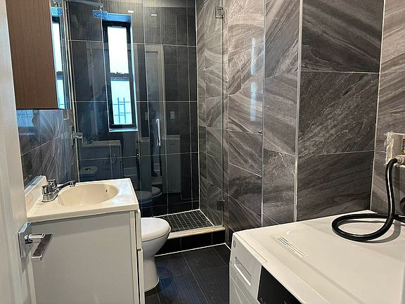 3rd image of 102 E 103rd St APT 18