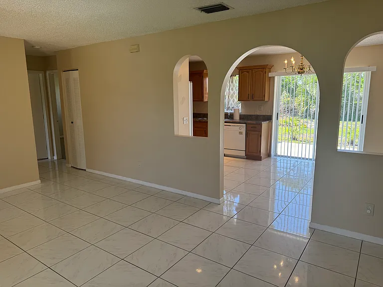 136 Aldea Dr — Photo 5