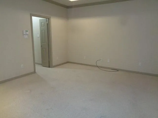 408 Reinerman St — Photo 23