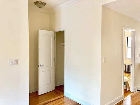 Rented by Premier Metro Realty Corp | media 43