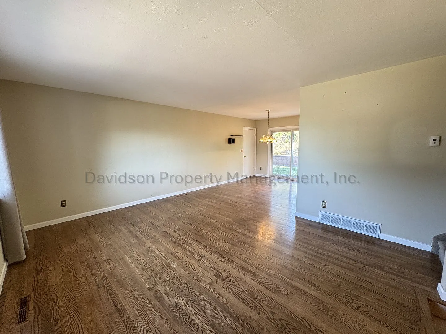Cozy 3 Bedroom House in Southeast Colorado Springs — Photo 2